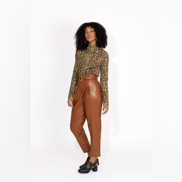 Hide the Label Jasmine Peg Leg Trouser, size 4 - Picture 3 of 13